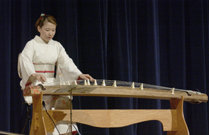 Joueuse de koto Joueuse de koto