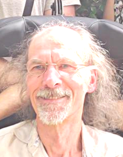 Je suis en fauteuil mais autonome. Photo